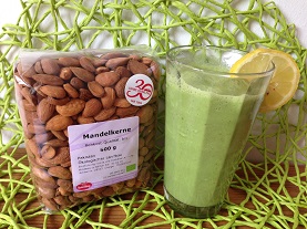 Grüner Smoothie Mandel