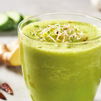 Warme Gurken-Brennessel-Suppe aus dem Vitamix Ascent 2500i